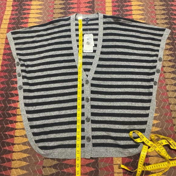 Splendid Women S Grey Striped Wool/Cashmere Blend Buttons Front Cardigan Poncho - Picture 7 of 9